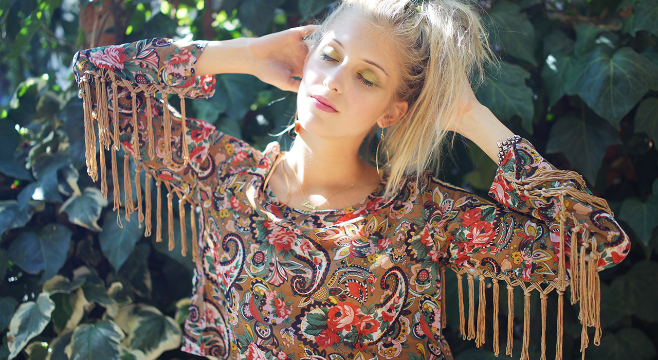 Girl wearing K8 Los Angeles